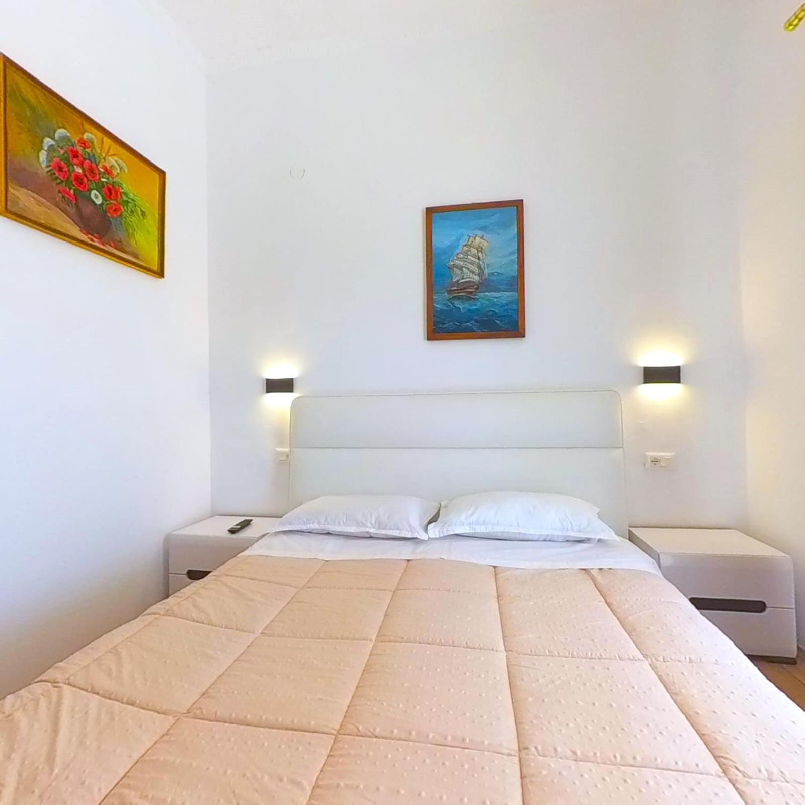 Mateo Hostel ฮีมาเรอ ภายนอก รูปภาพ